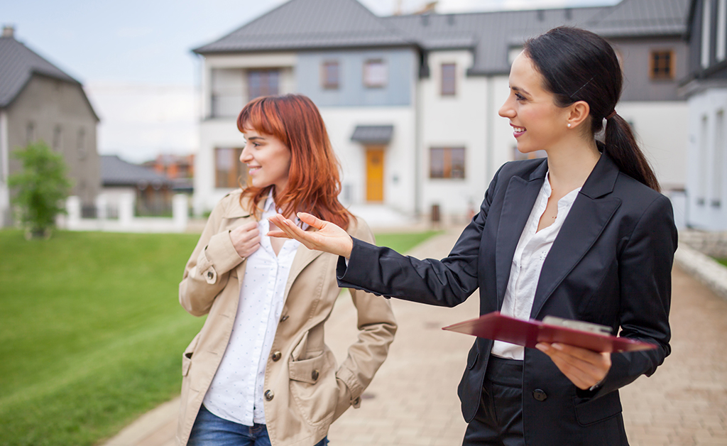 Who is a real estate agent?